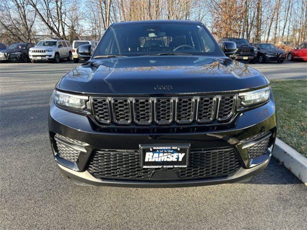 Certified 2023 Jeep Grand Cherokee Laredo SUV