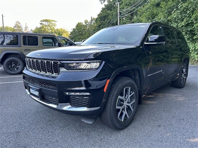 2025 Jeep Grand Cherokee Limited photo 4