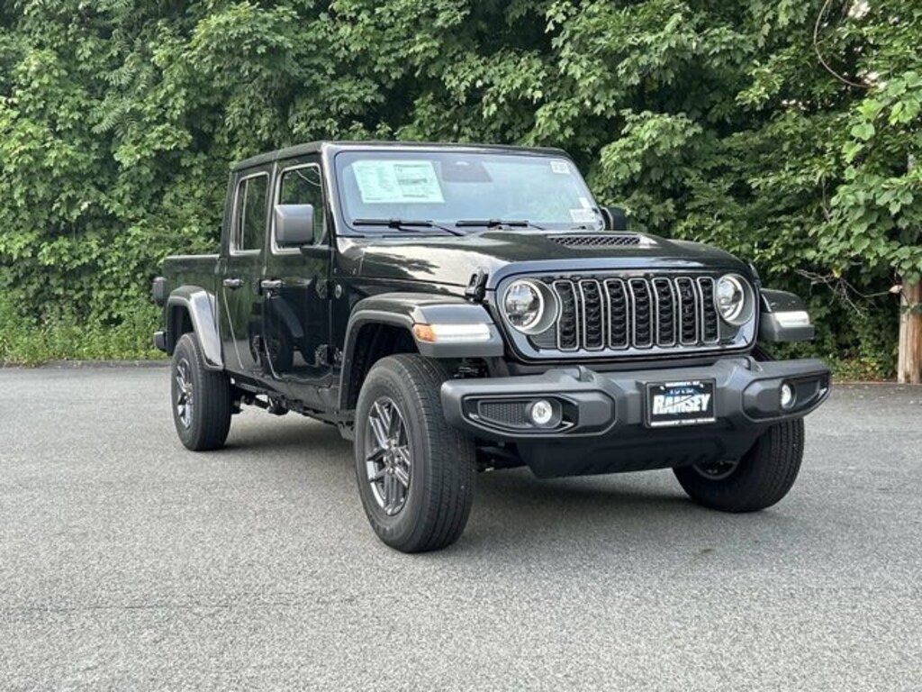 New 2026 Jeep Gladiator SPORT S 4X4 Pickup