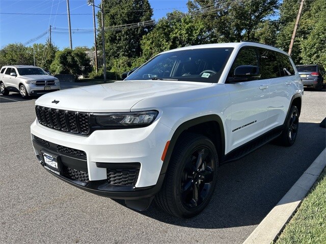 2023 Jeep Grand Cherokee Altitude X photo 3
