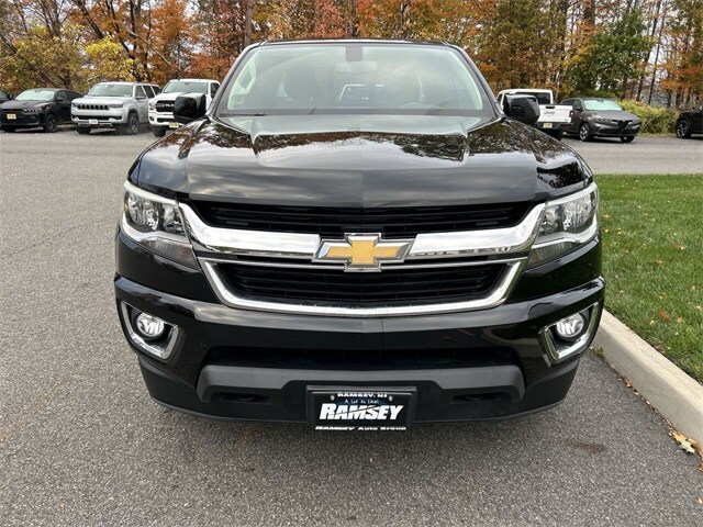 2017 Chevrolet Colorado LT photo 3