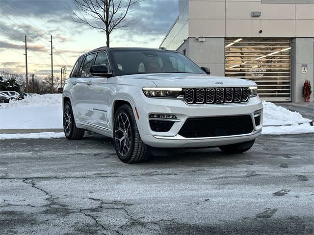 2025 Jeep Grand Cherokee Summit Reserve's photo