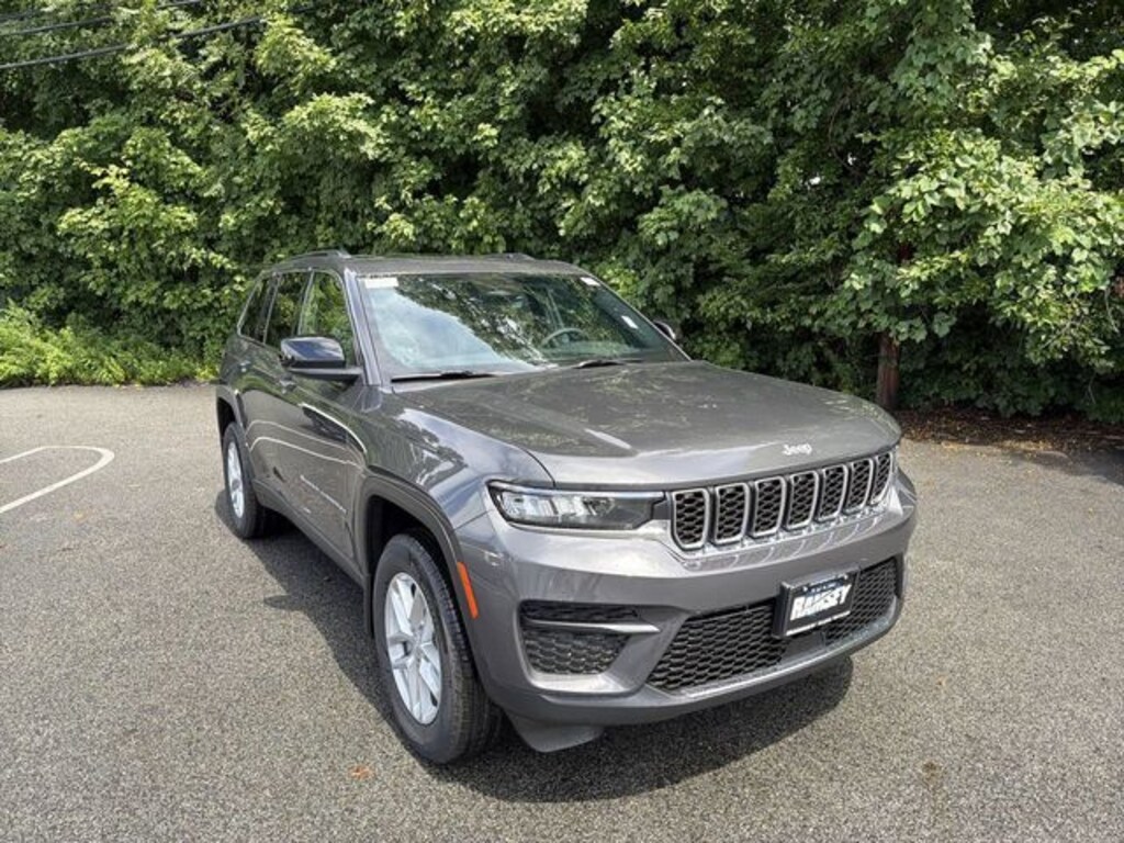 New 2026 Jeep Grand Cherokee LAREDO X 4X4 Sport Utility