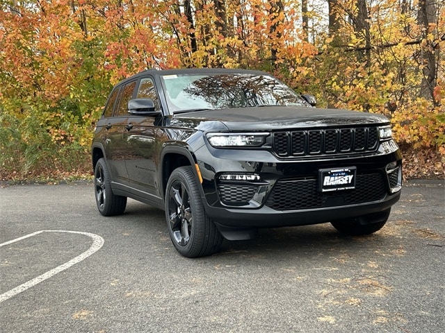 2025 Jeep Grand Cherokee Limited's photo