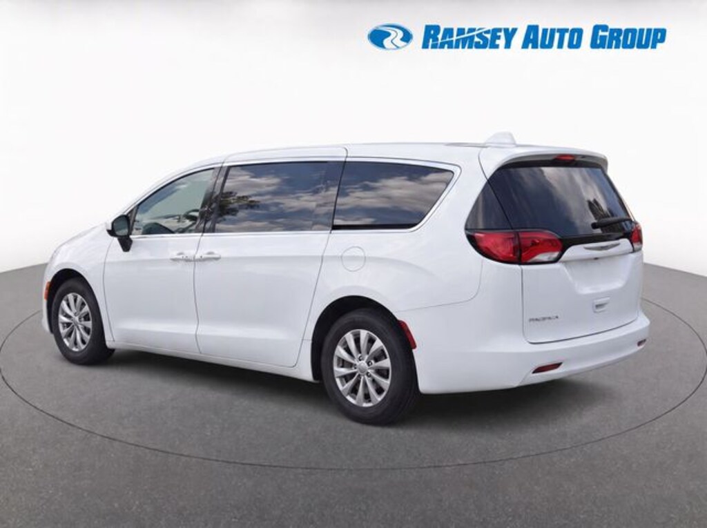 Used 2017 Chrysler Pacifica Touring Van