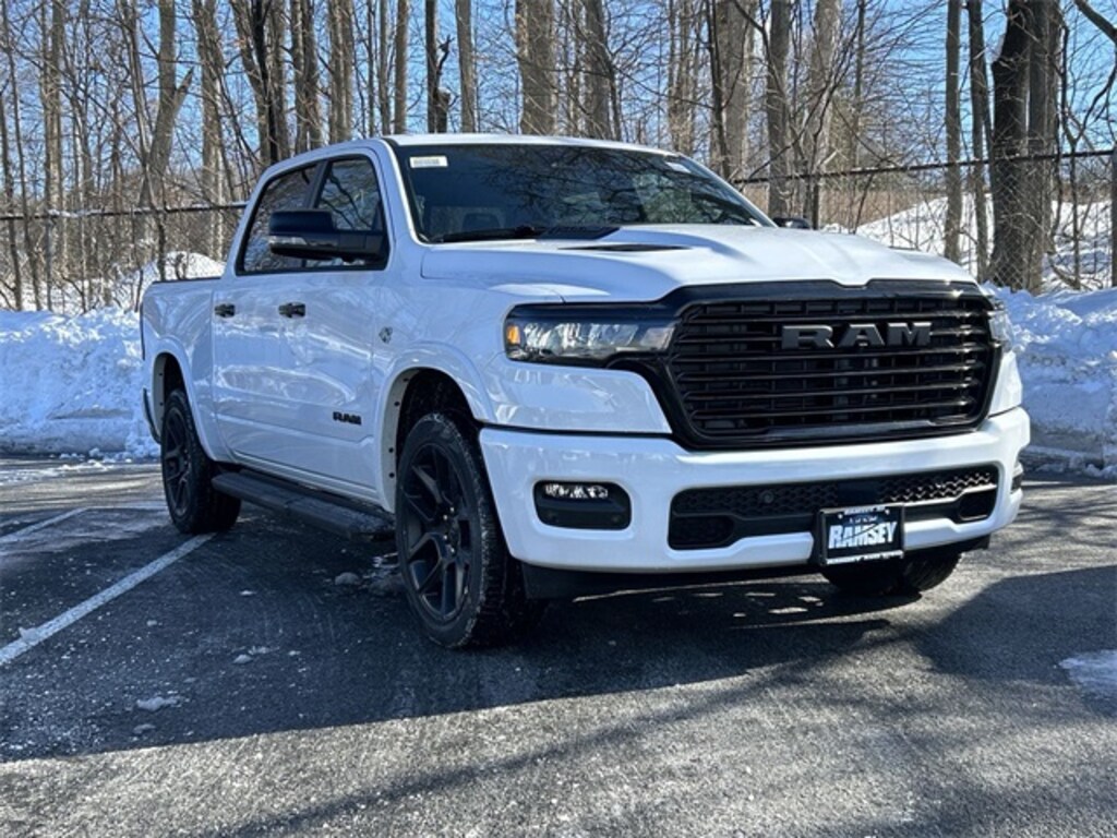 New 2026 Ram 1500 LARAMIE CREW CAB 4X4 5'7 BOX Pickup
