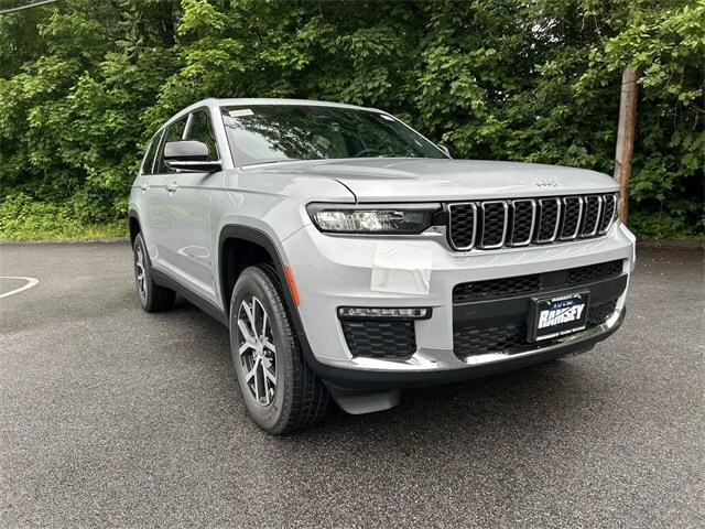2025 Jeep Grand Cherokee L photo 2