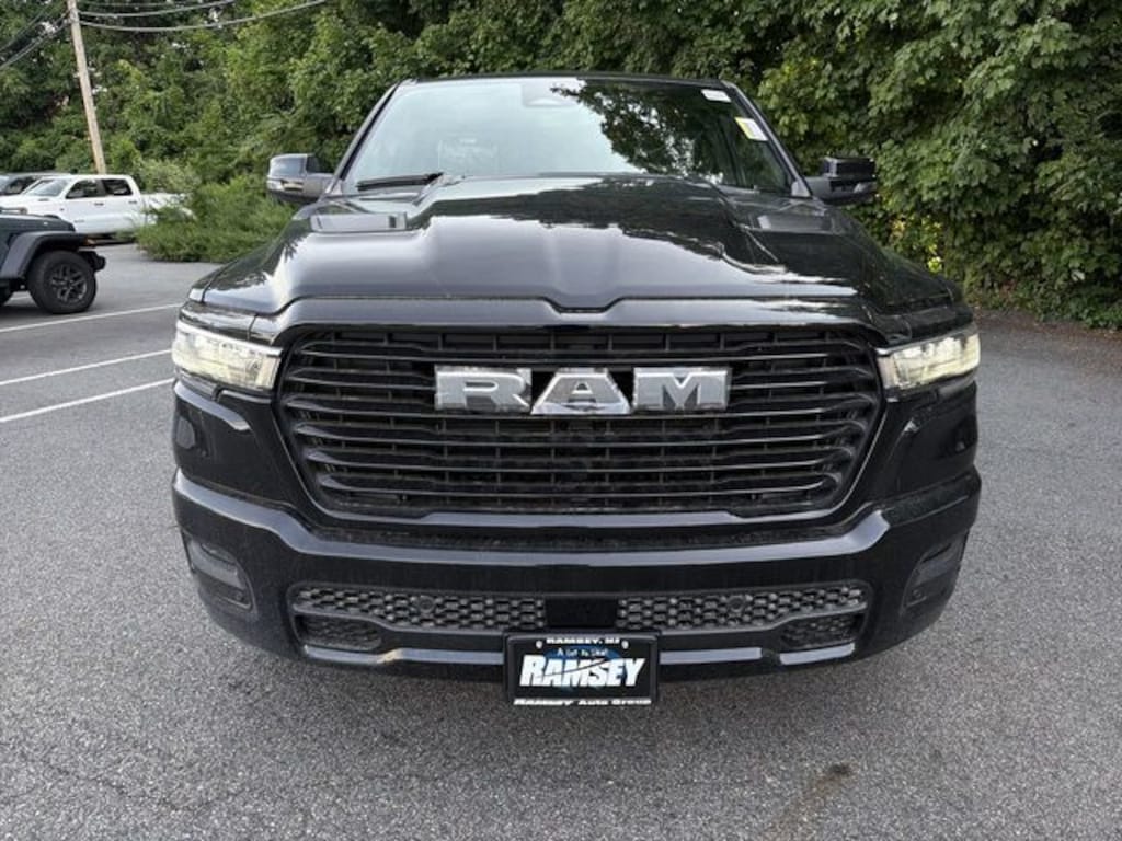 New 2026 Ram 1500 LARAMIE CREW CAB 4X4 5'7 BOX Pickup