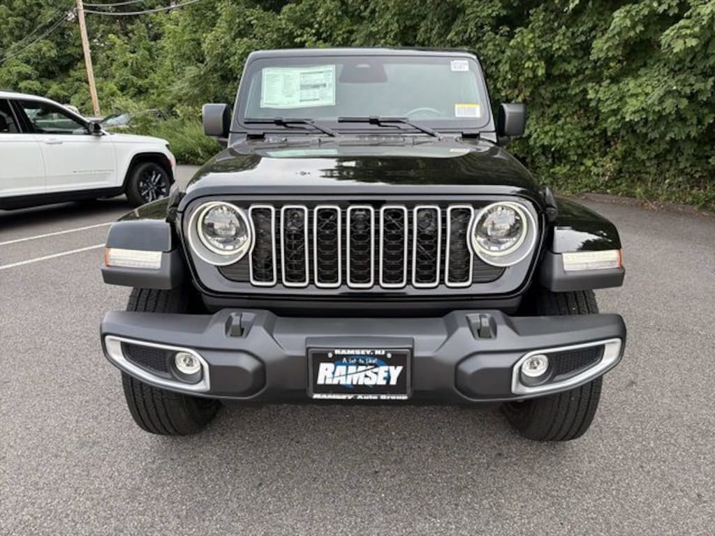 New 2026 Jeep Wrangler 4-DOOR SAHARA Sport Utility