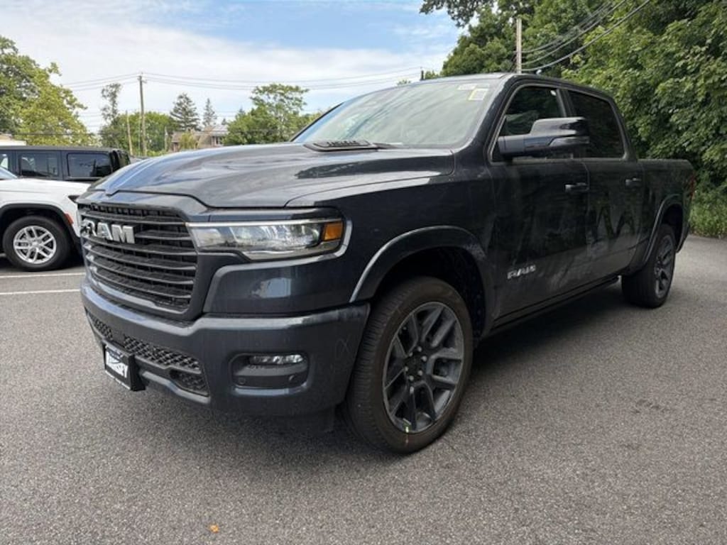 New 2026 Ram 1500 LARAMIE CREW CAB 4X4 5'7 BOX Pickup