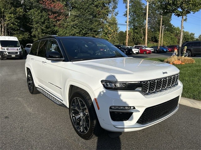 2022 Jeep Grand Cherokee Summit Reserve photo 2