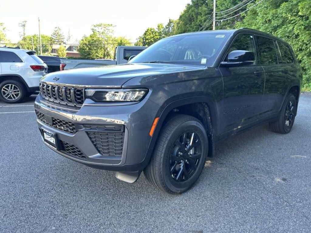 New 2026 Jeep Grand Cherokee L L LAREDO ALTITUDE 4X4 Sport Utility