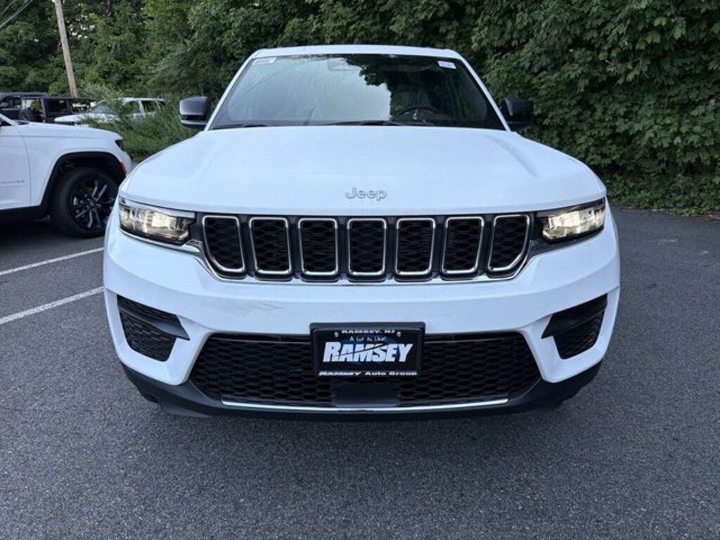 New 2026 Jeep Grand Cherokee LAREDO X 4X4 Sport Utility