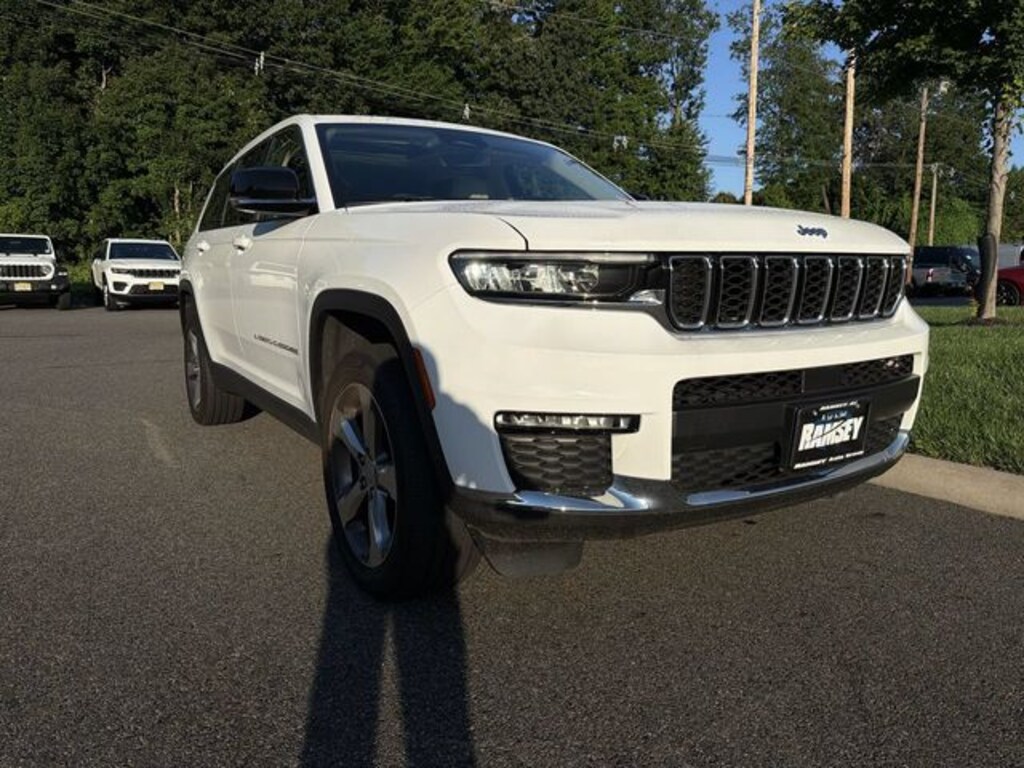 Used 2022 Jeep New Grand Cherokee Limited SUV