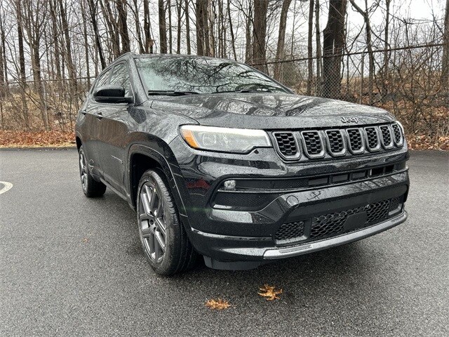 2025 Jeep Compass Limited photo 2