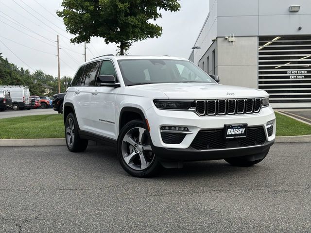 2024 Jeep Grand Cherokee Limited SUV DYNAMIC_PREF_LABEL_INVENTORY_FEATURED_USED_INVENTORY_FEATURED1_ALTATTRIBUTEAFTER