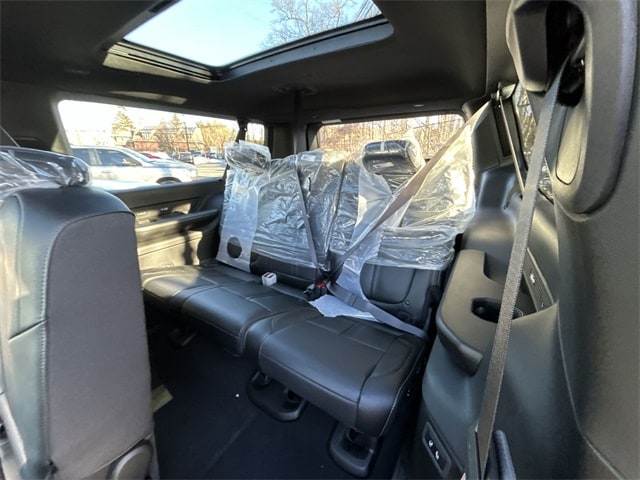 2025 Jeep Wagoneer L Series II - Photo 14