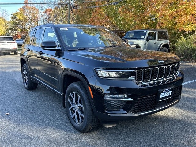 2025 Jeep Grand Cherokee Limited photo 2