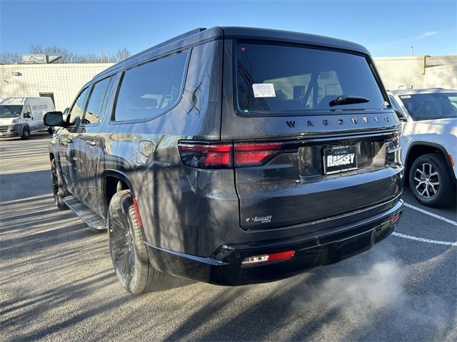 2025 Jeep Wagoneer L Series II - Photo 6