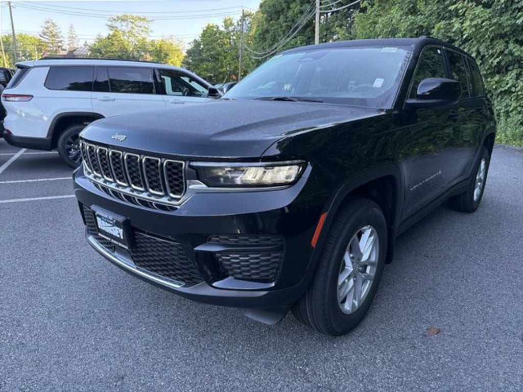 New 2026 Jeep Grand Cherokee LAREDO X 4X4 Sport Utility