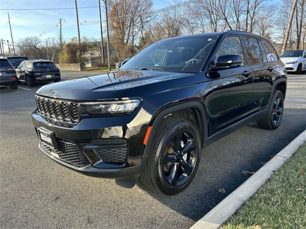 Certified 2023 Jeep Grand Cherokee Laredo SUV