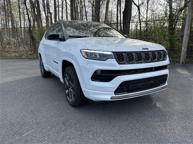 2025 Jeep Compass Limited photo 2