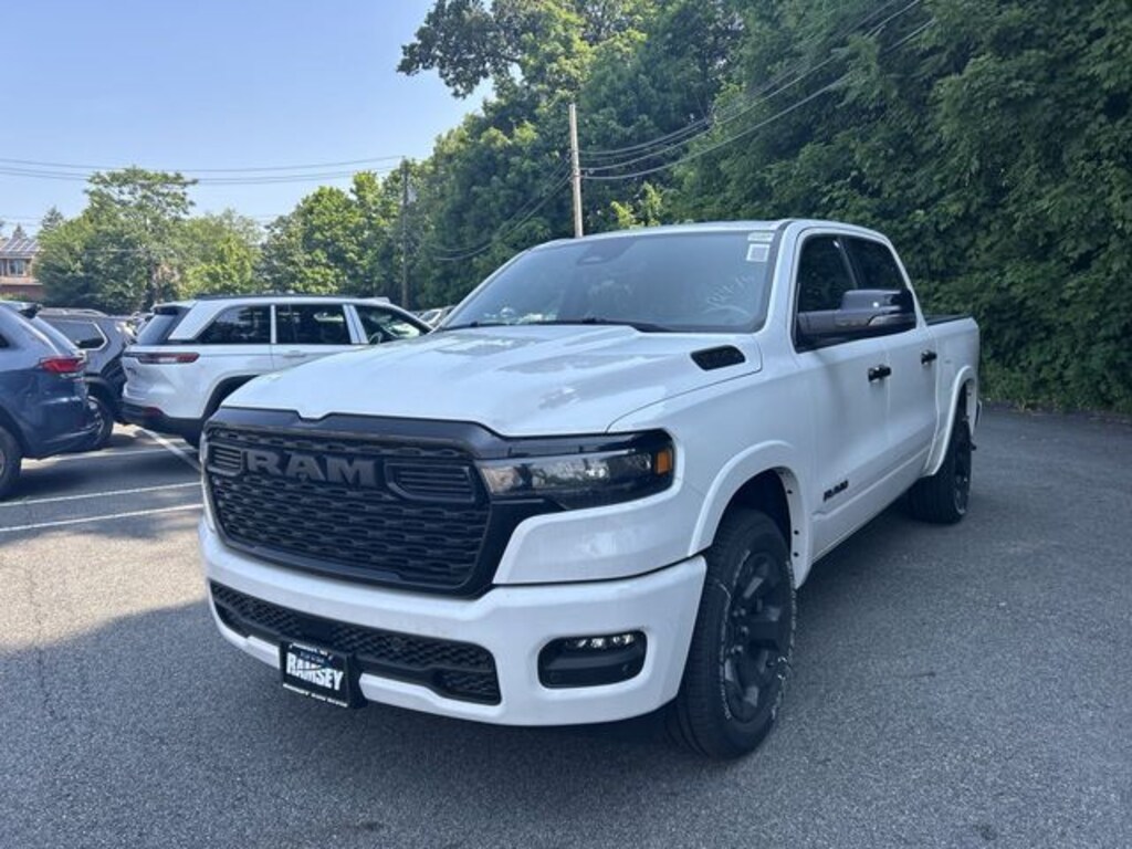 New 2026 Ram 1500 BIG HORN CREW CAB 4X4 5'7 BOX Pickup
