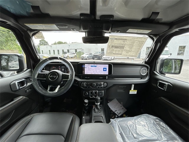 2025 Jeep Wrangler 4-Door Sahara - Photo 12