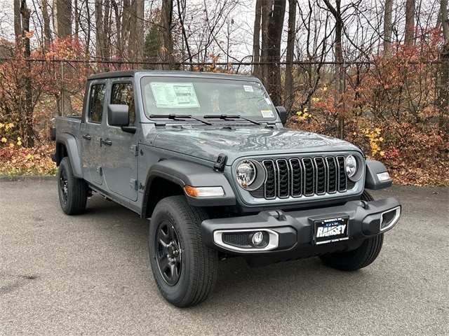 2026 Jeep Gladiator Sport's photo