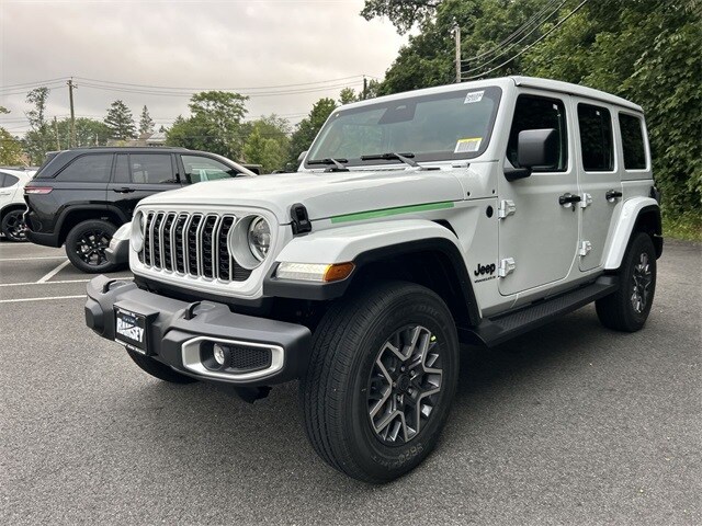 2025 Jeep Wrangler Sahara photo 3