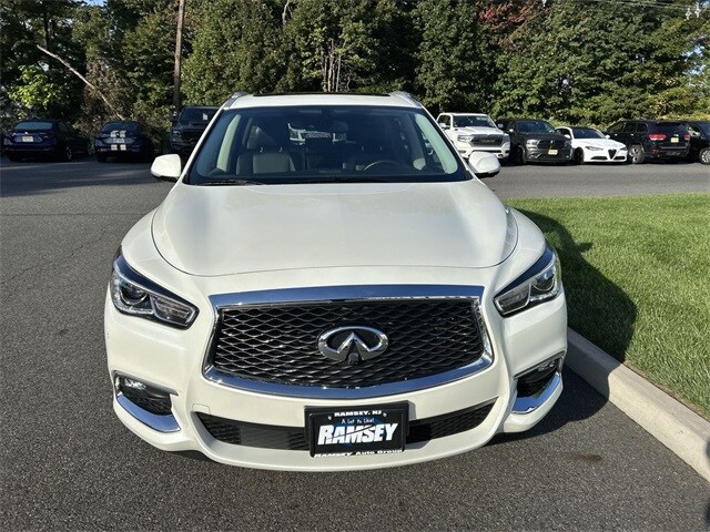2019 Infiniti QX60 Luxe photo 2