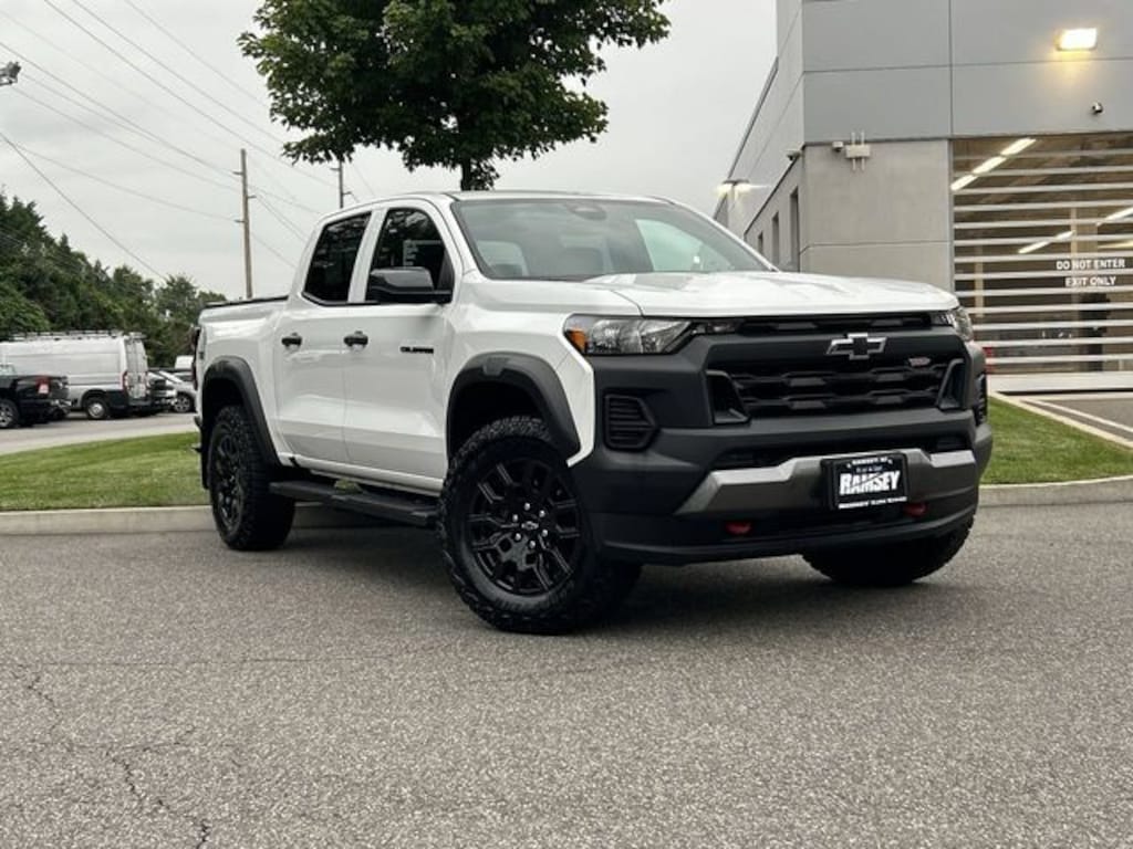 Used 2025 Chevrolet Colorado Trail Boss Truck Crew Cab