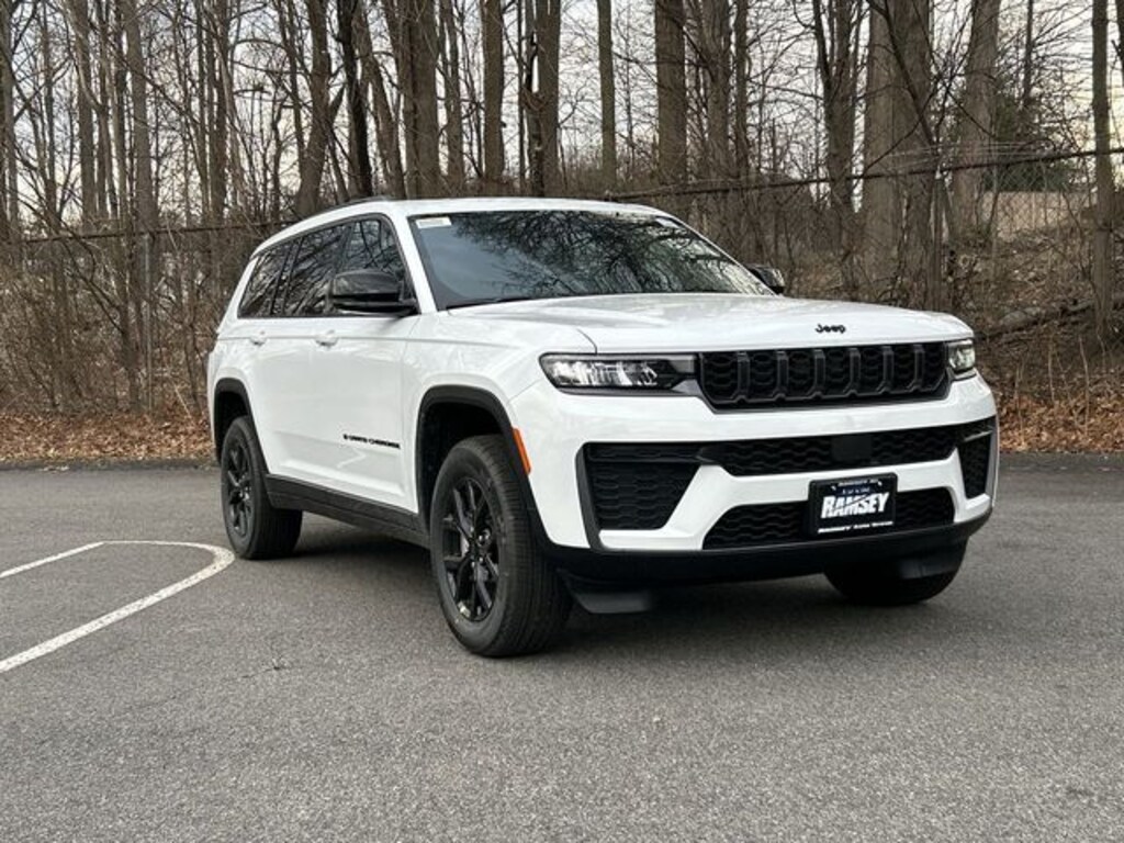 New 2026 Jeep Grand Cherokee L L LAREDO ALTITUDE 4X4 Sport Utility