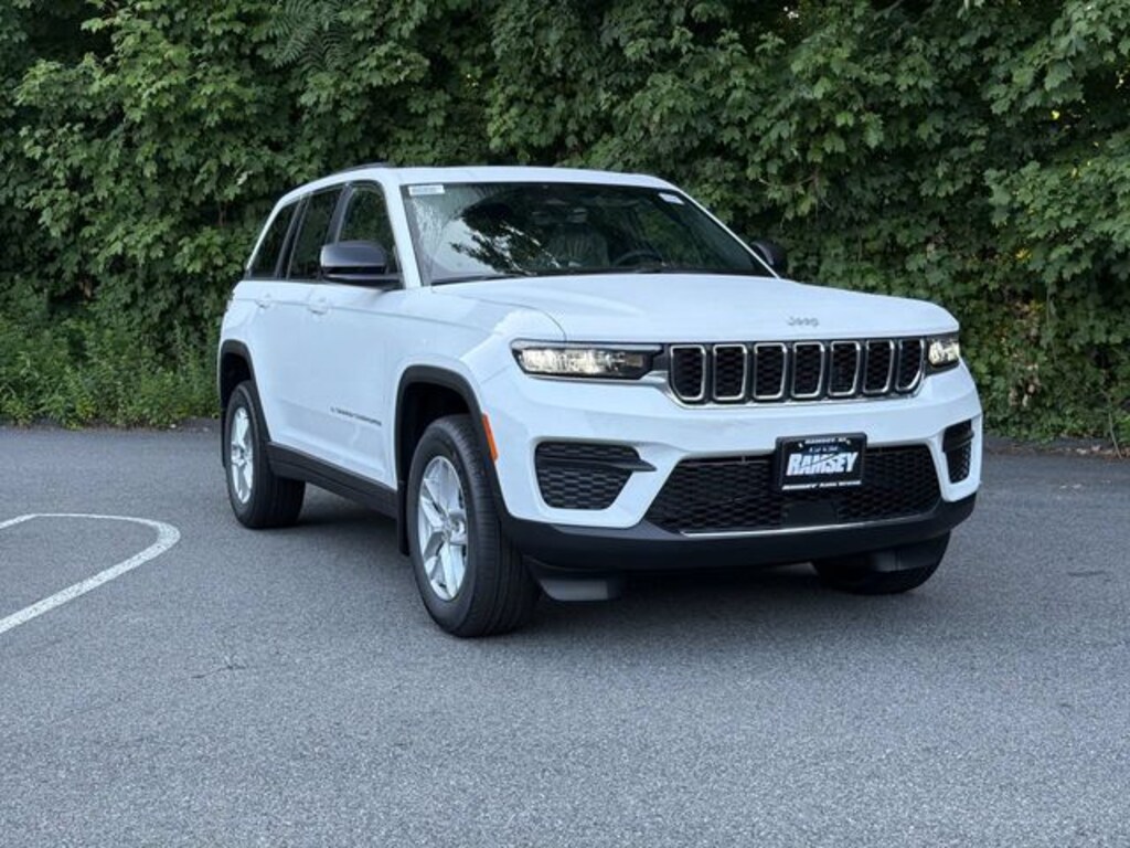 New 2026 Jeep Grand Cherokee LAREDO X 4X4 Sport Utility