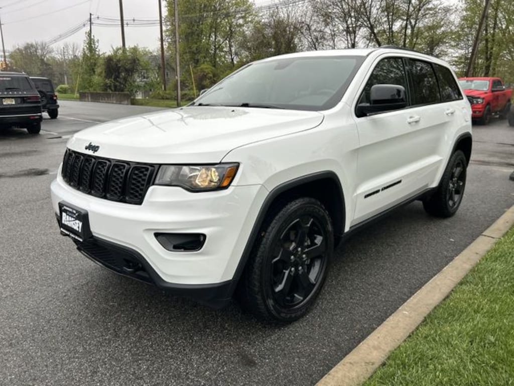 Used 2019 Jeep Grand Cherokee Laredo SUV