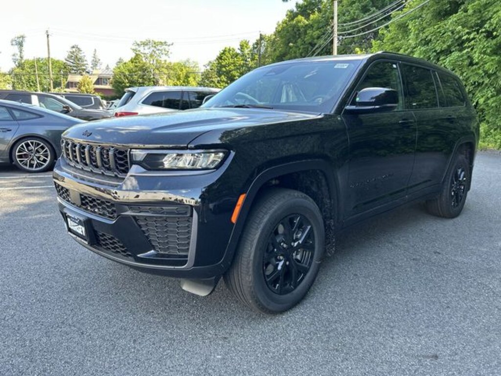 New 2026 Jeep Grand Cherokee L L LAREDO ALTITUDE 4X4 Sport Utility