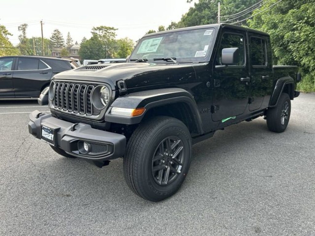 New 2026 Jeep Gladiator SPORT S 4X4 Pickup