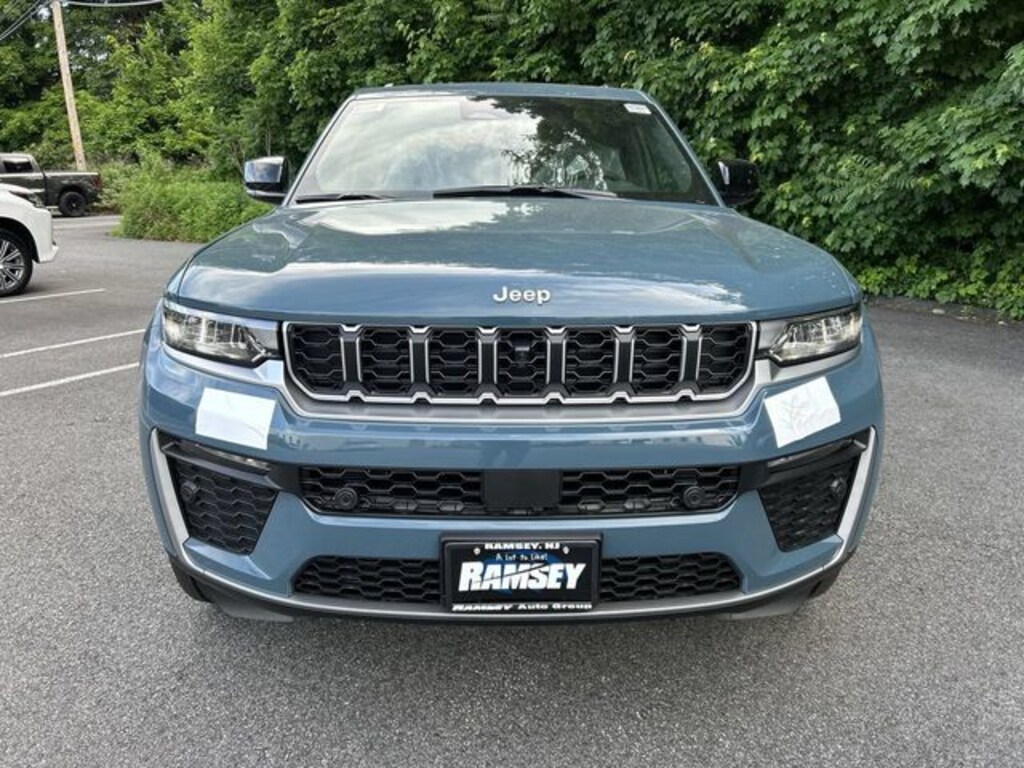 New 2026 Jeep Grand Cherokee LIMITED 4X4 Sport Utility
