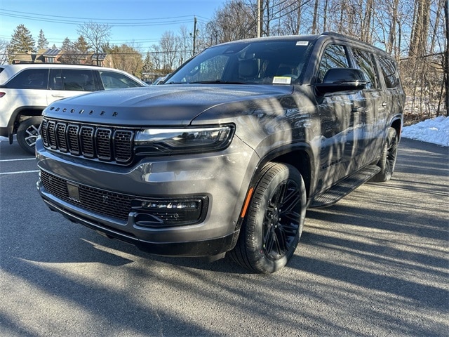 2025 Jeep Wagoneer L photo 4