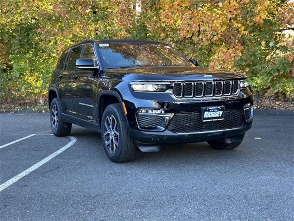 New 2025 Jeep Grand Cherokee LIMITED 4X4 Sport Utility