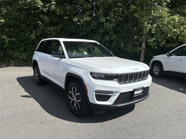 2025 Jeep Grand Cherokee Limited photo 2