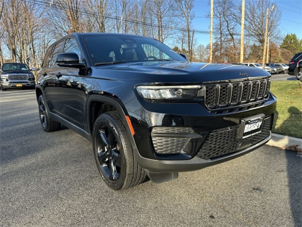 Certified 2023 Jeep Grand Cherokee Laredo SUV