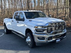 2026 Ram 3500 TRADESMAN CREW CAB 4X4 8' BOX Pickup