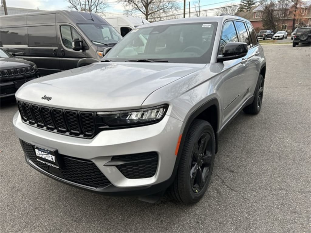 New 2025 Jeep Grand Cherokee ALTITUDE X 4X4 Sport Utility