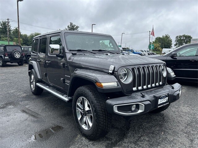 2021 Jeep Wrangler Unlimited Sahara photo 2