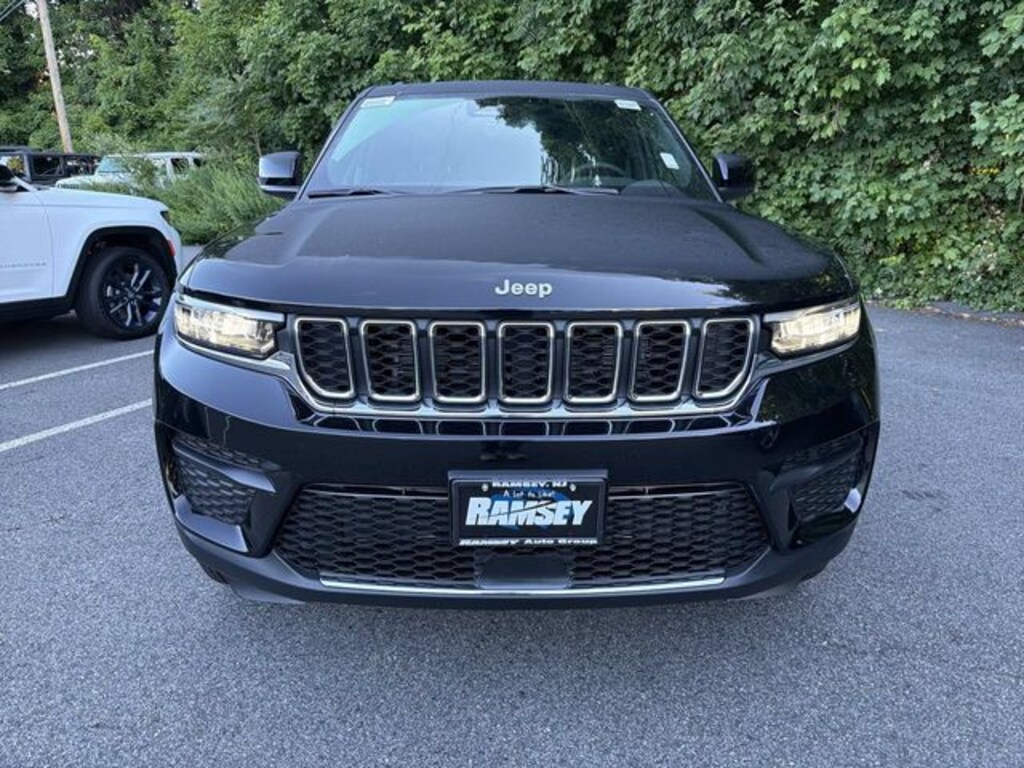New 2026 Jeep Grand Cherokee LAREDO X 4X4 Sport Utility