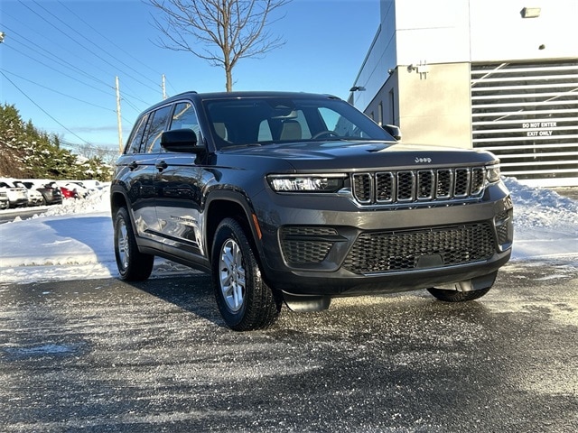 2024 Jeep Grand Cherokee Laredo's photo