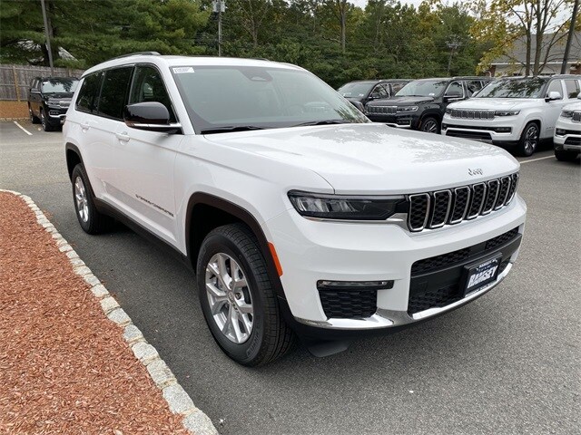 2023 Jeep Grand Cherokee Limited photo 2