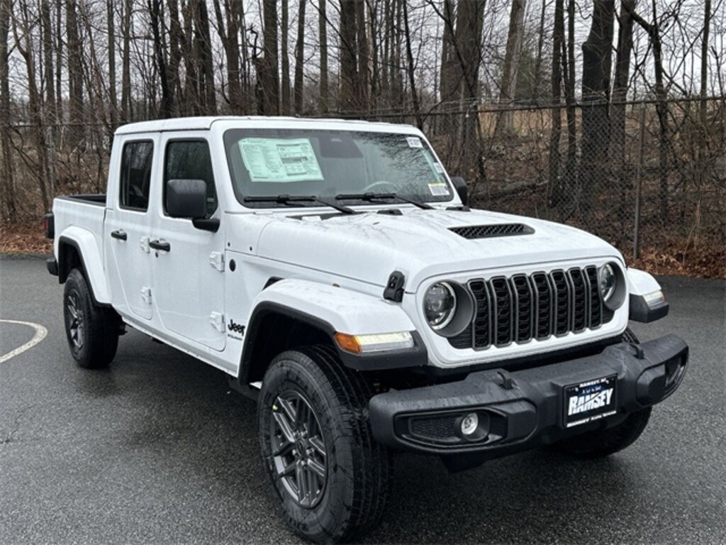 New 2026 Jeep Gladiator SPORT S 4X4 Pickup