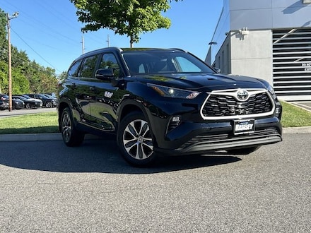 2023 Toyota Highlander XLE SUV DYNAMIC_PREF_LABEL_INVENTORY_FEATURED_USED_INVENTORY_FEATURED1_ALTATTRIBUTEAFTER